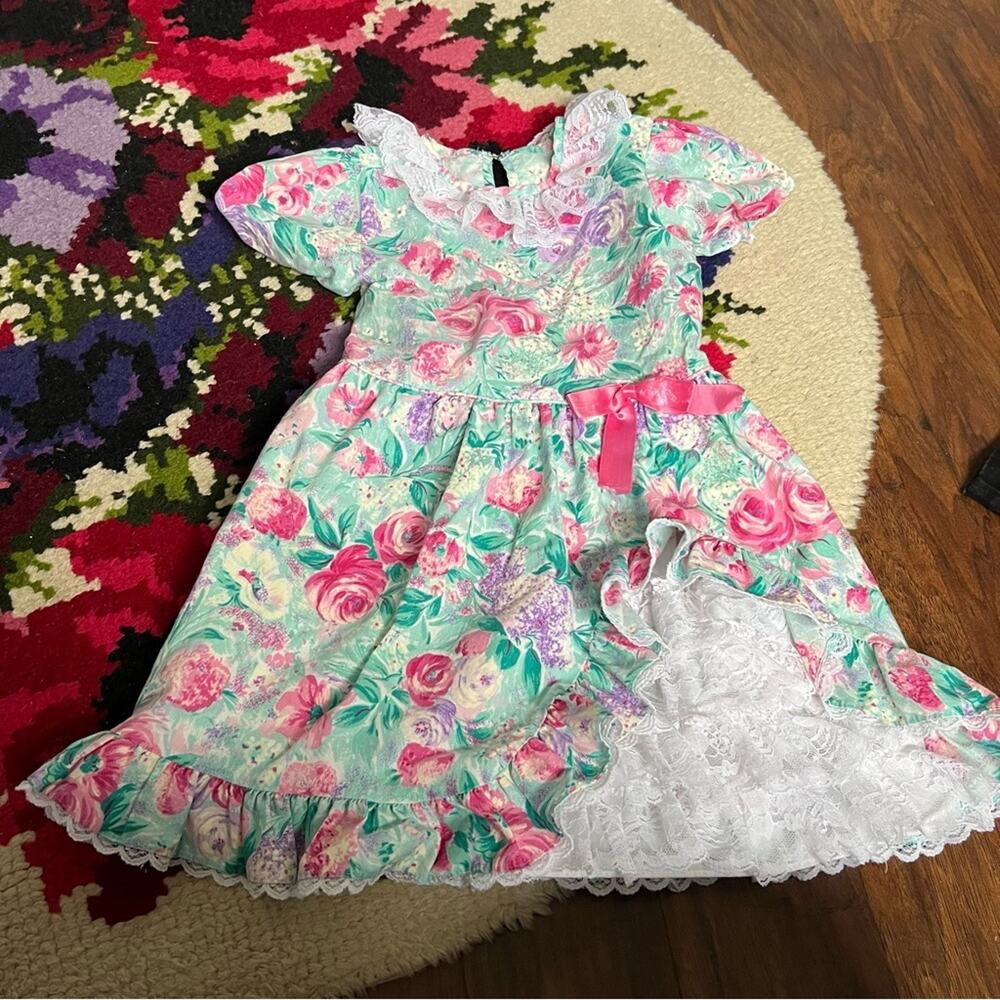 Vintage 80s/90s Girl’s Green & Pink Floral Lace Dress